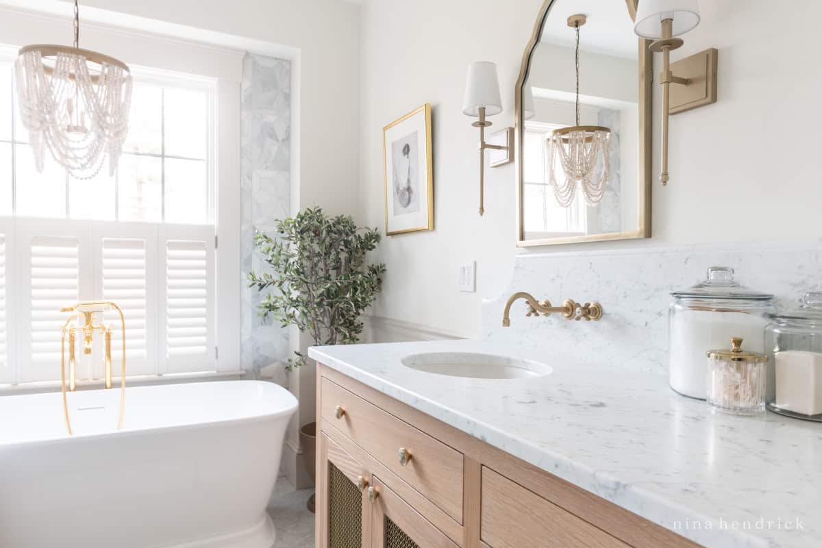 Accessories will make your bathroom more attractive