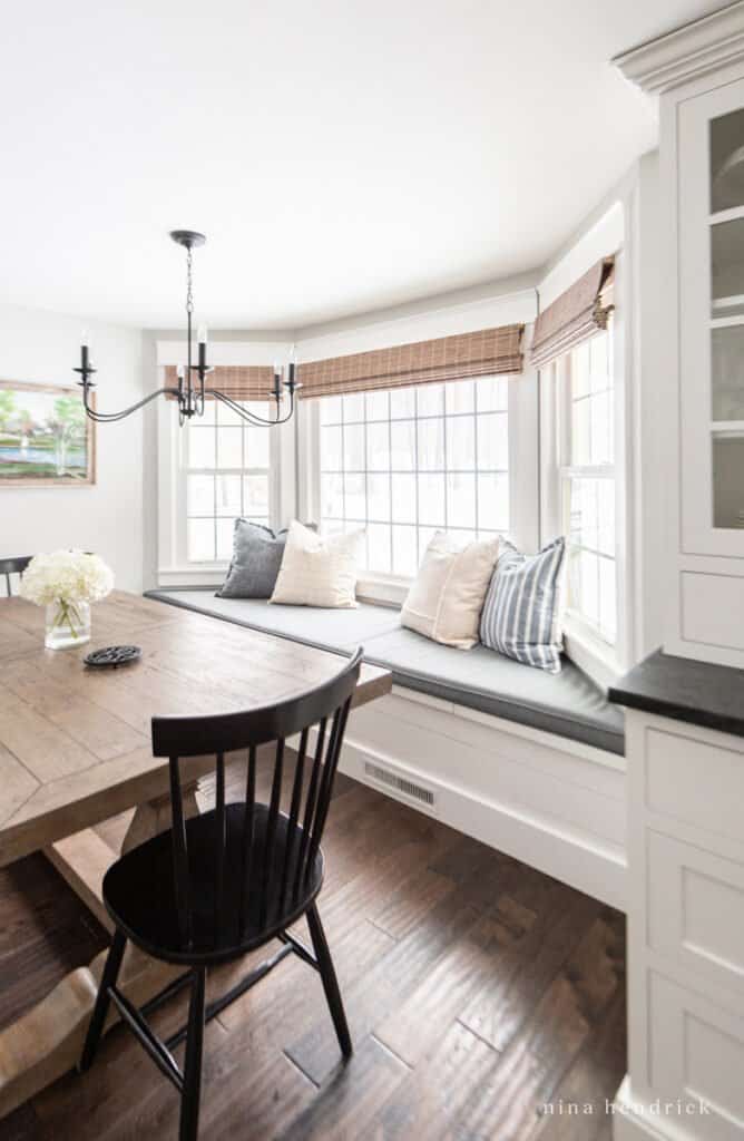 Breakfast nook with bay window bench