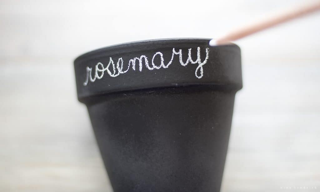 Chalkboard Herb Pots | A quick and easy craft and gift idea for Mother's Day and Spring!