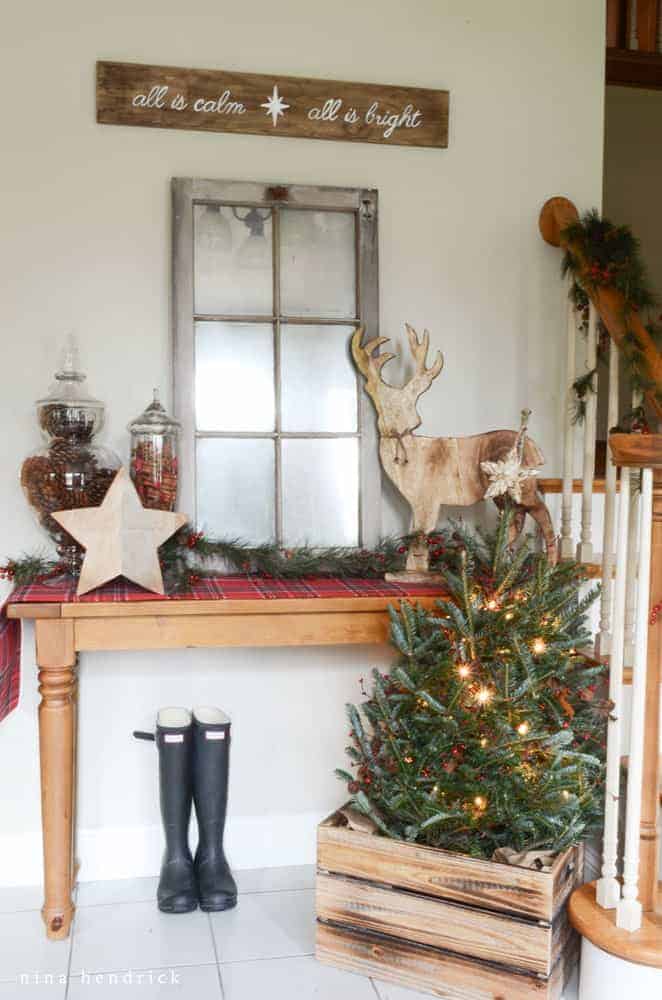 Christmas Home Tour | Rustic and Cozy Christmas Holiday Decor Inspiration from @nina_hendrick