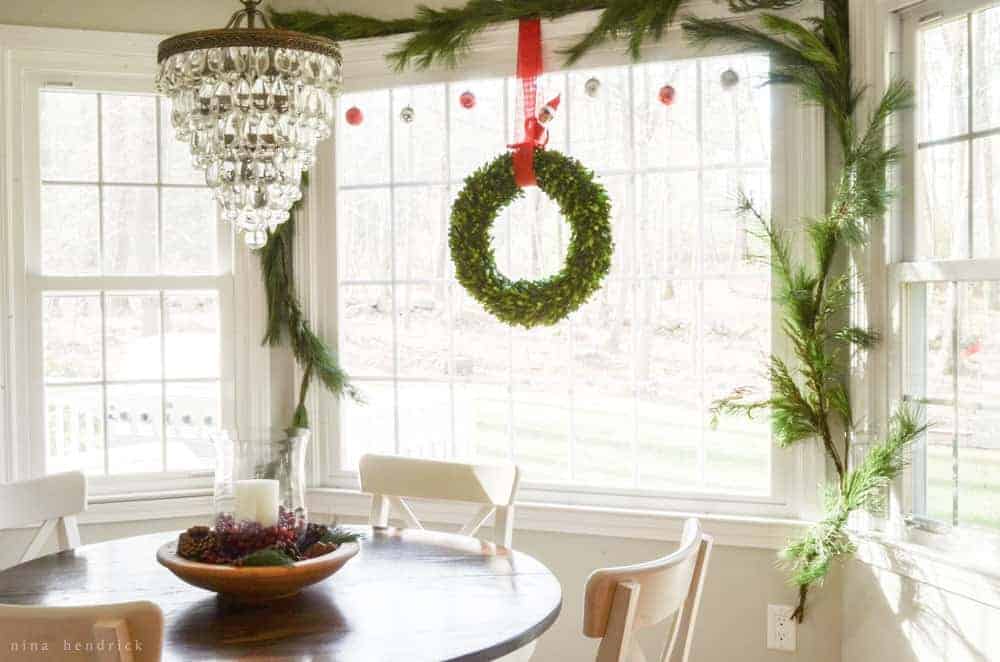 Christmas Home Tour | Rustic and Cozy Christmas Holiday Decor Inspiration from @nina_hendrick