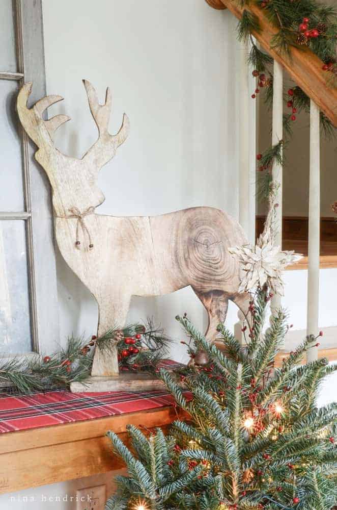 Christmas Home Tour | Rustic and Cozy Christmas Holiday Decor Inspiration from @nina_hendrick