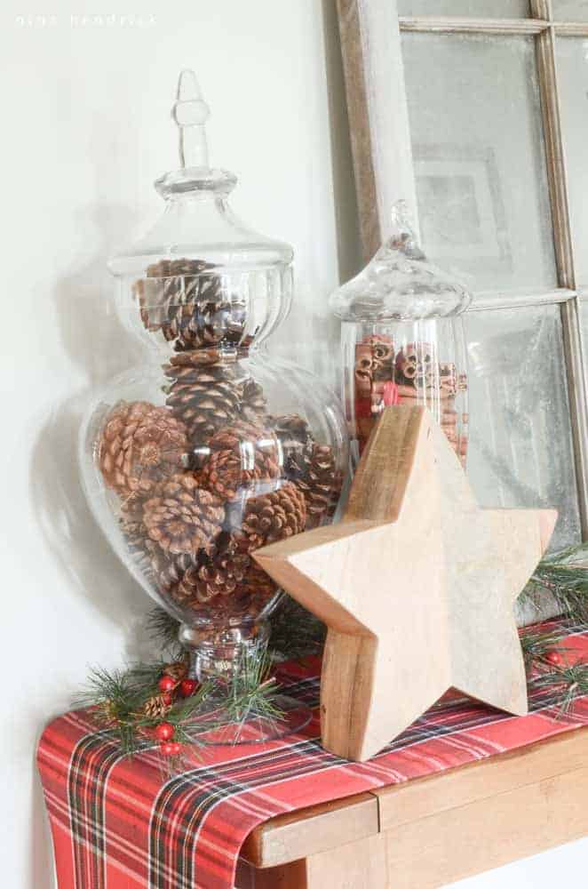 Christmas Home Tour | Rustic and Cozy Christmas Holiday Decor Inspiration from @nina_hendrick