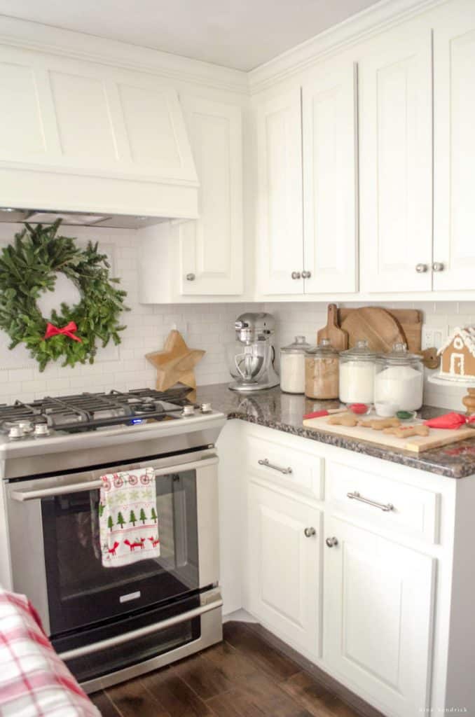 Holiday Housewalk 2015 | Farmhouse Holiday Baking in the Christmas Kitchen | Gather inspiration from the Holiday Housewalk 2015 with a modern farmhouse decorated for Christmas using rustic and classic decor. 