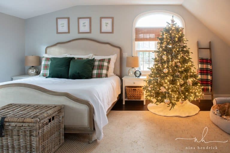 Classic Christmas Bedroom Decor
