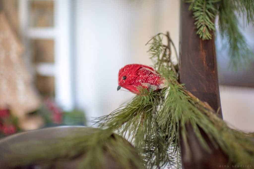 Classic Christmas Decor | Gather simple classic Christmas decor ideas for the exterior, entryway, and dining room from this Seasonal Simplicity Tour. 