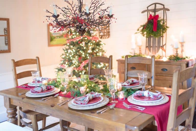 Classic Christmas Tablescape | Gather inspiration for your holiday entertaining with this Classic Christmas Tablescape featuring traditional reds and greens. 