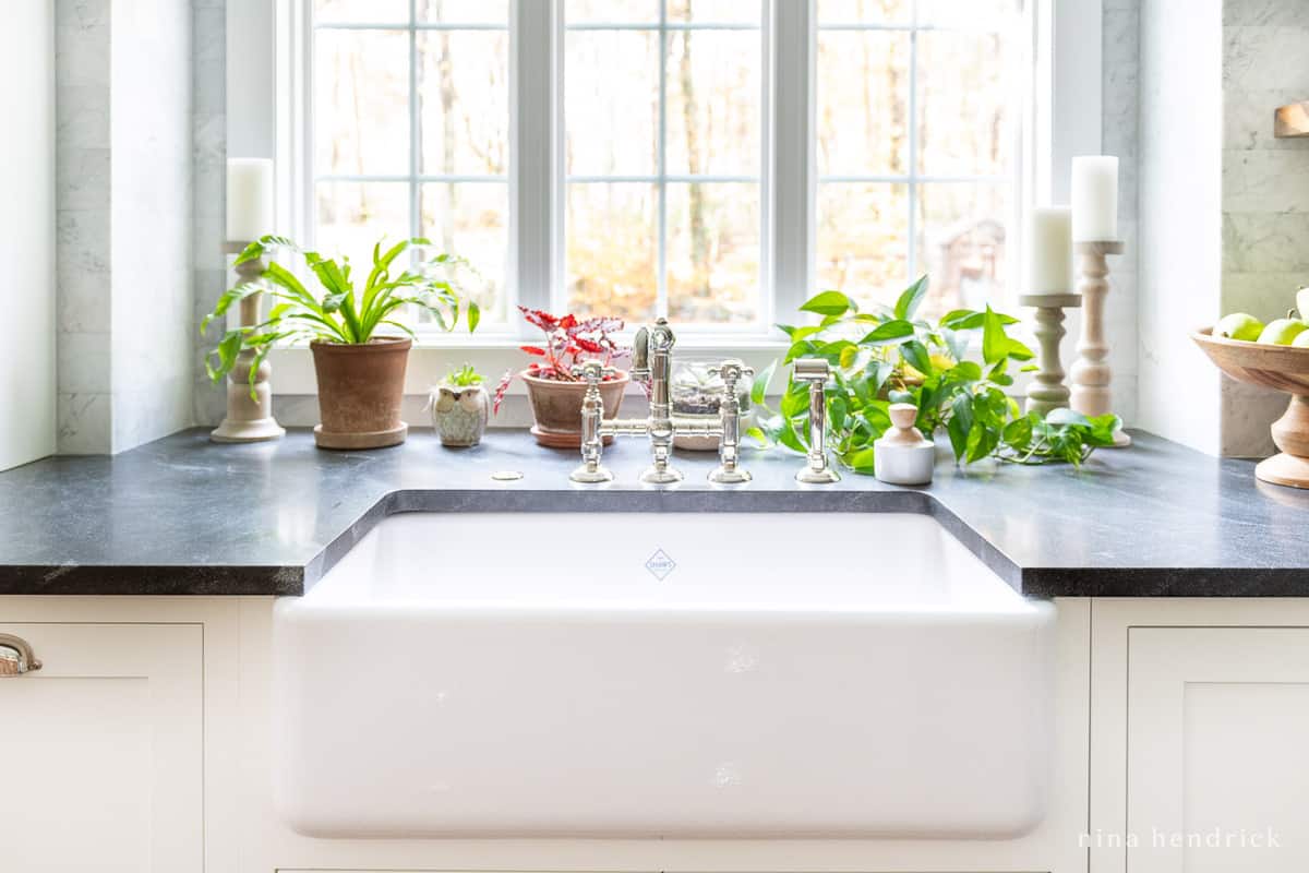 White Rohl Shaws Farmhouse Sink