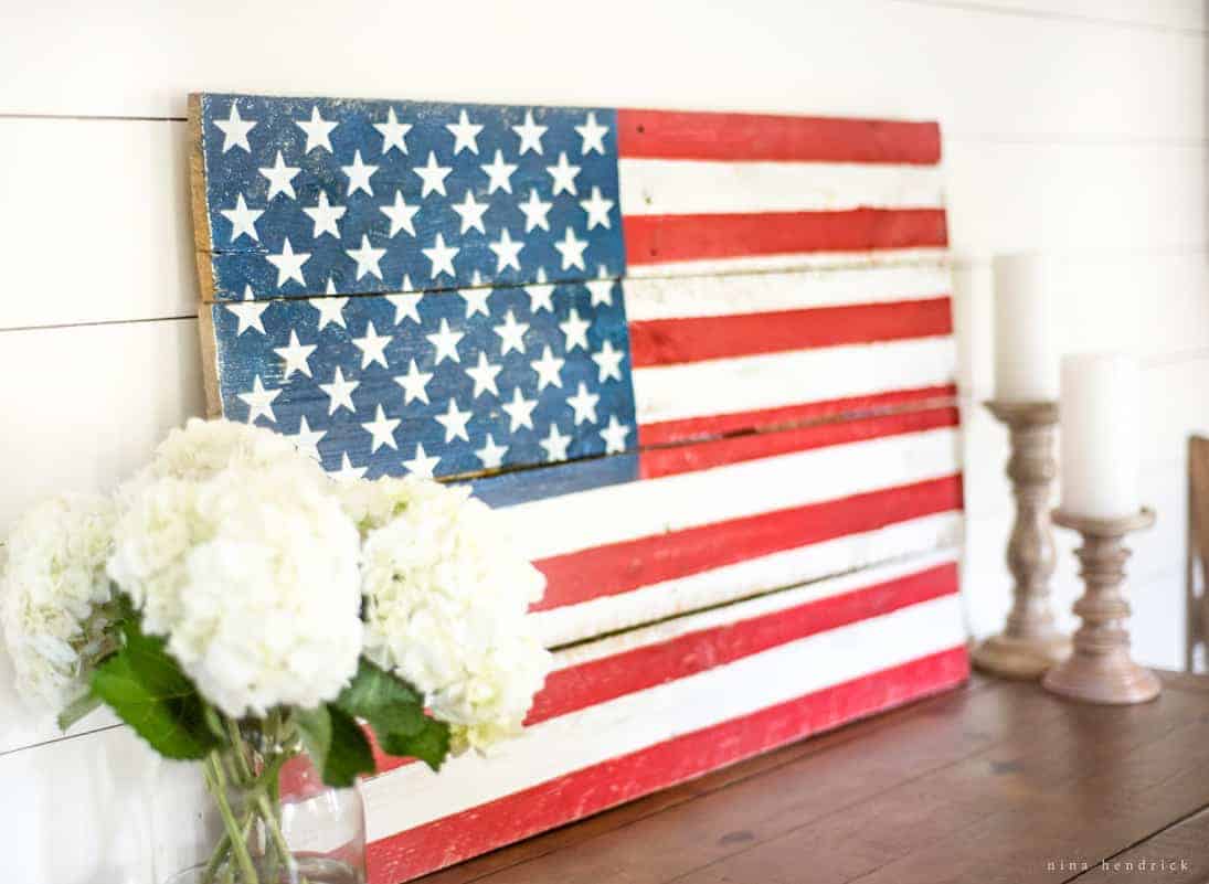 DIY Rustic Pallet Wood Patriotic Wall Decor American Flag | This DIY Patriotic Wood American Flag is perfect for Memorial Day and 4th of July.