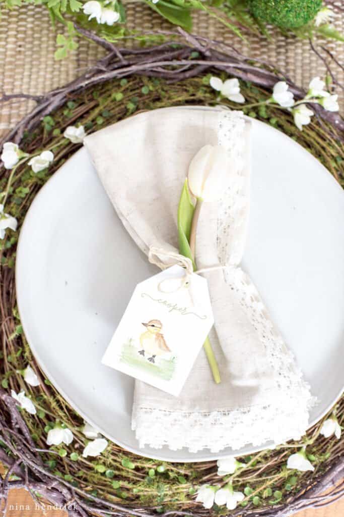 Easter place setting with baby duck tag