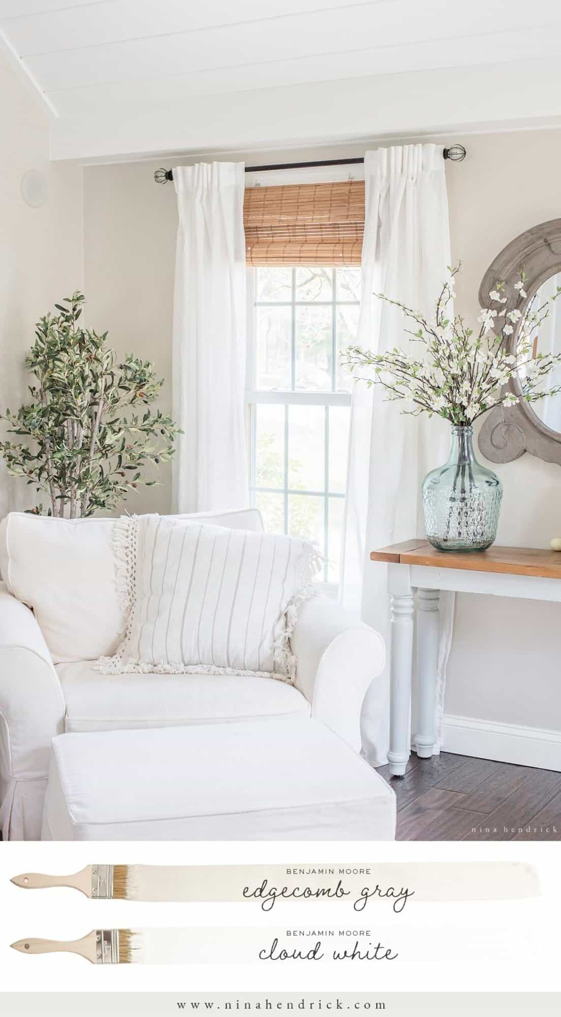 Benjamin Moore - Winter coziness is in full effect in this living