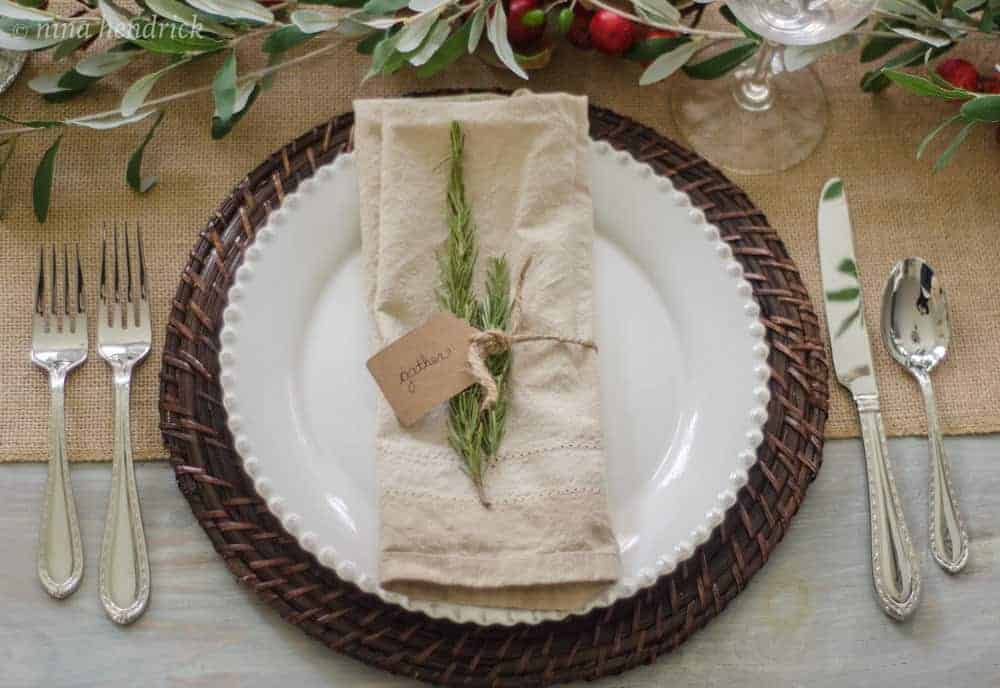 Simple & Classic Thanksgiving Place Setting