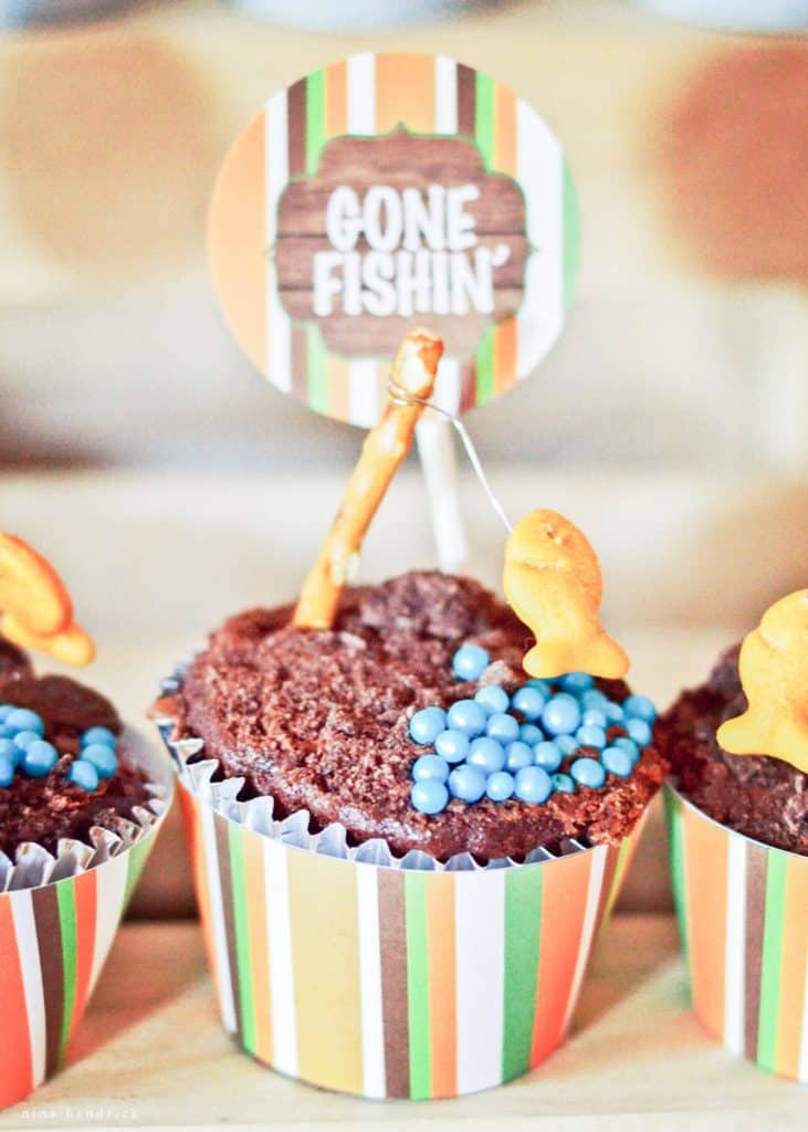 chocolate cupcakes with fishing theme