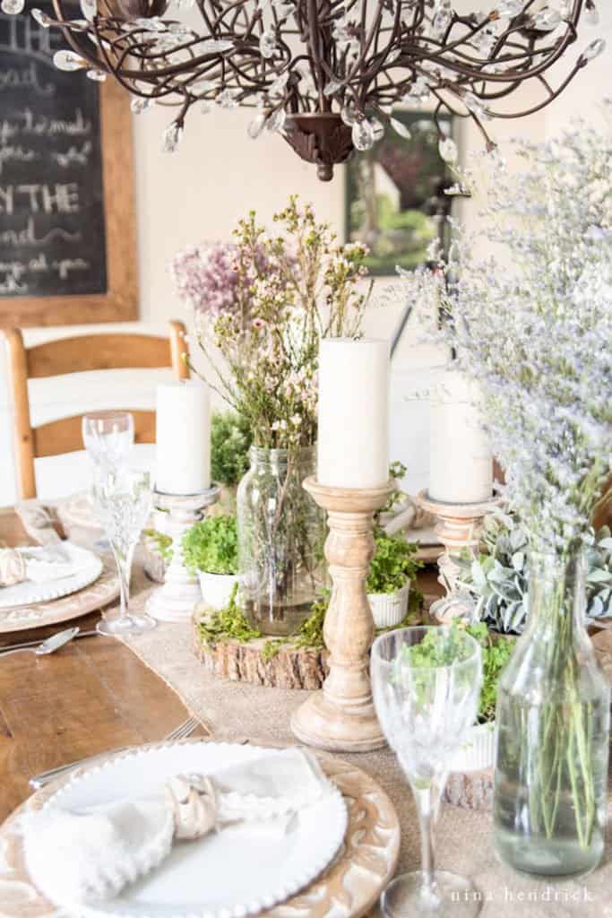 Trova ispirazione come questo tablescape di ispirazione irlandese per come creare un tablescape.