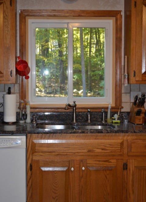 Kitchen before makeover