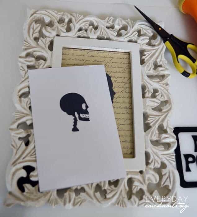 Surprise Spooky Cameo with Mod Podge | Learn how to make a spooky cameo with a glow-in-the-dark surprise using Mod Podge from www.ninahendrick.com