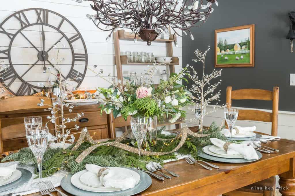 Glittering New Year's Eve Tablescape with pink roses and glittered ribbon