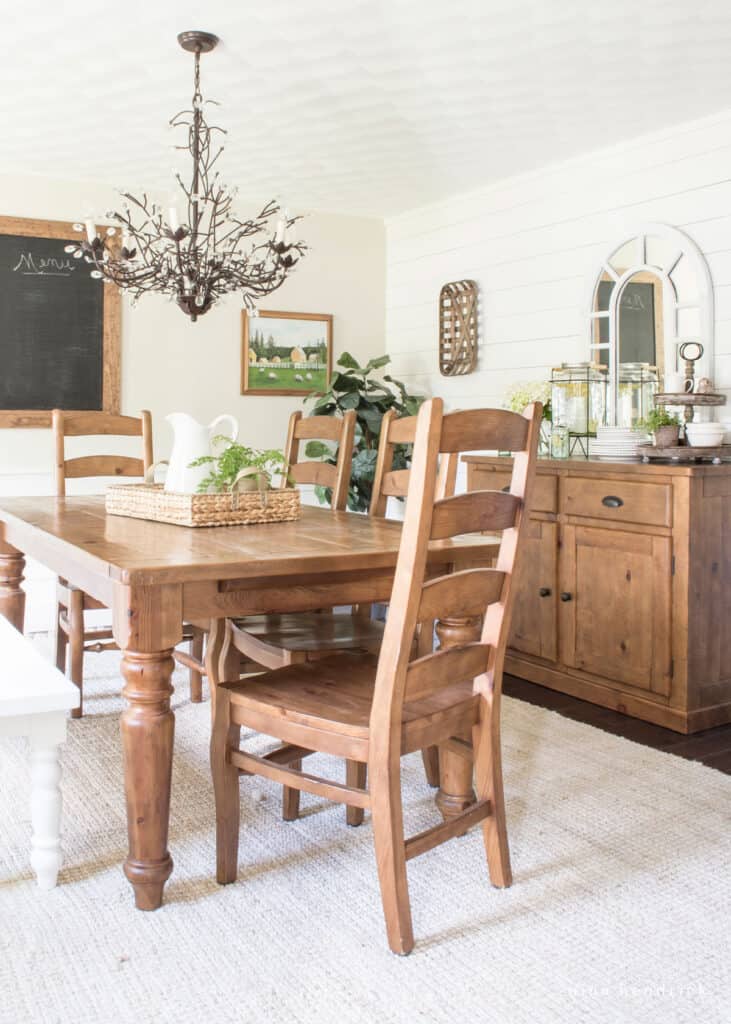 Dining room with 8x10' size jute area rug