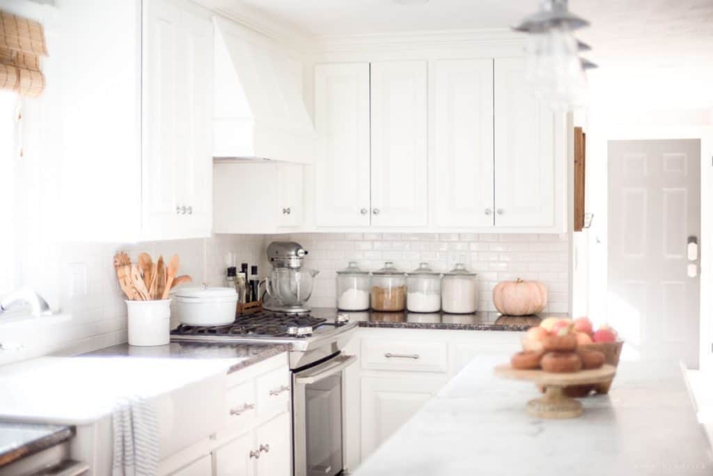 Simple Fall Decorating Ideas | This autumn home tour features easy and attainable decorating ideas for bringing simple fall touches into your home.