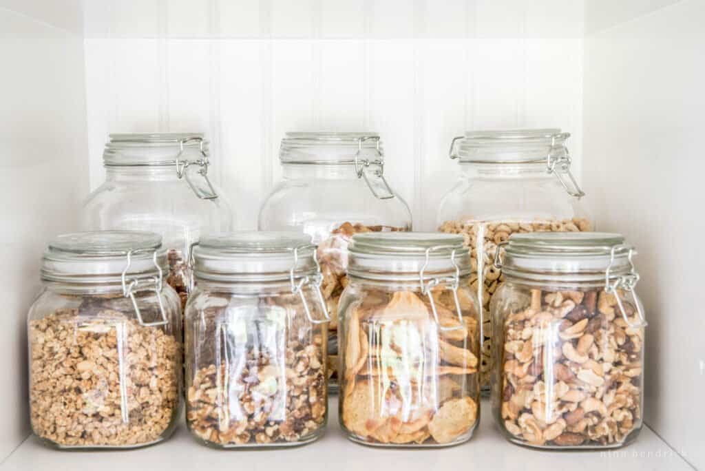 21 Jars And Containers To Organize Food In Your Pantry - Shelterness