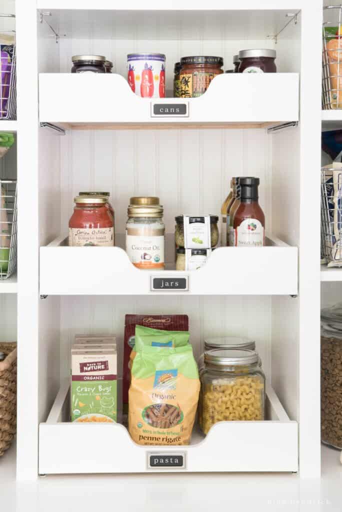 chalkboard labels for small pantry organization