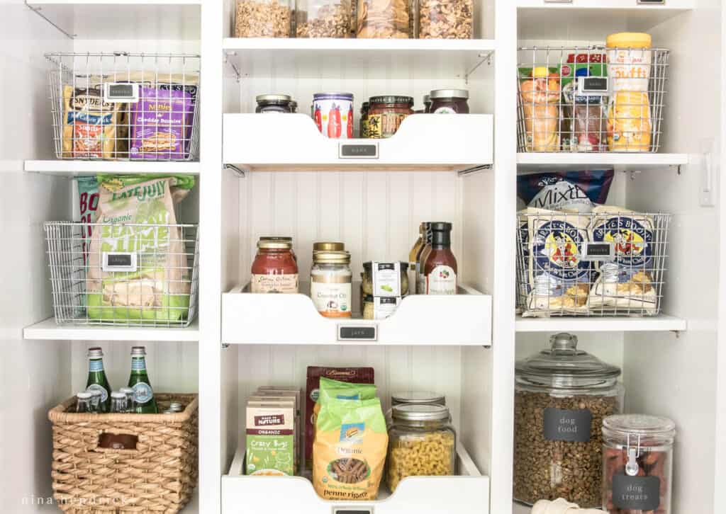 How to organize a small pantry with labels, baskets, and other storage items.