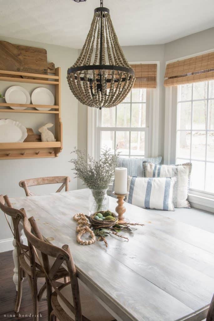 Spring Home Tour 2017 | Simple rustic spring home tour with farmhouse touches.