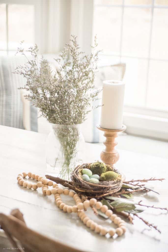 Spring Decorating Ideas for a small vignette in the breakfast nook. 