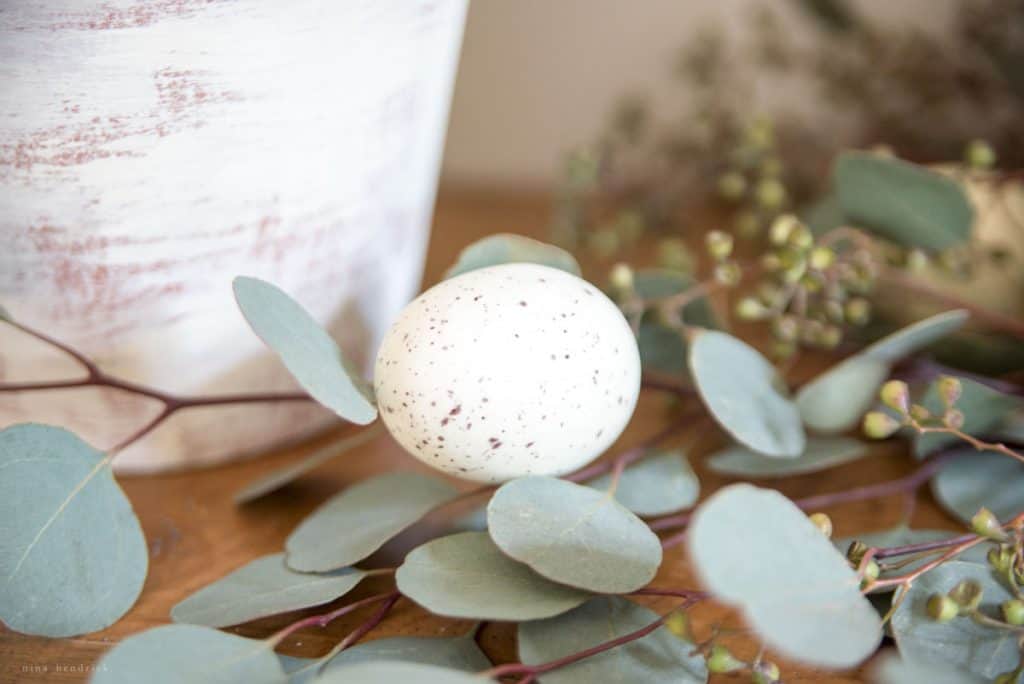 Spring & Easter nest egg vignette