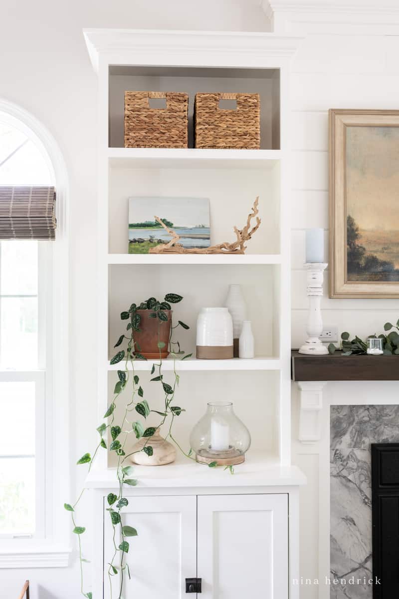 Coastal shelf decor for the summer