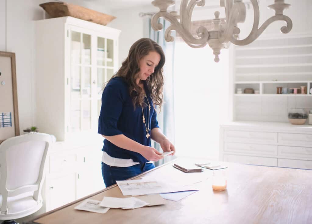 Clearing your desk helps you start out your work day on the right foot. 