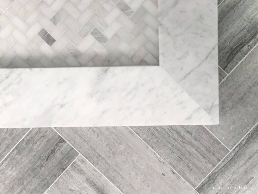 how to mix bathroom tile in a herringbone pattern